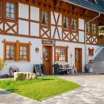 Фермерский дом Kraehrbauernhof Mit Hofladen Хорнберг