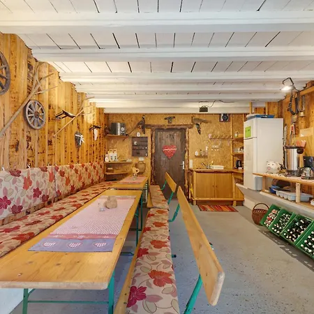 Kraehrbauernhof Mit Hofladen Farma Hornberg