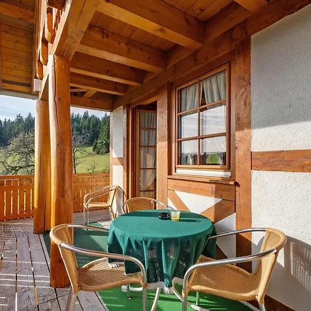 Alojamento de Turismo Rural Kraehrbauernhof Mit Hofladen Hornberg