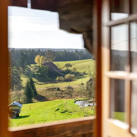Alojamento de Turismo Rural Kraehrbauernhof Mit Hofladen Hornberg